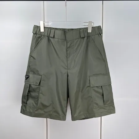 プラダ ショートパンツ