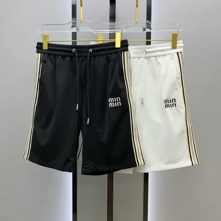 ミュウミュウ ショートパンツ