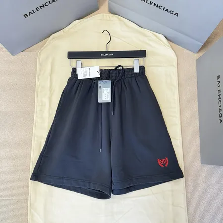 バレンシアガ ショートパンツ