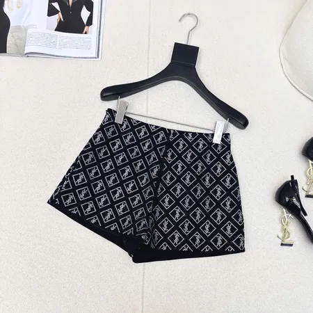 イブサンローラン ショートパンツ