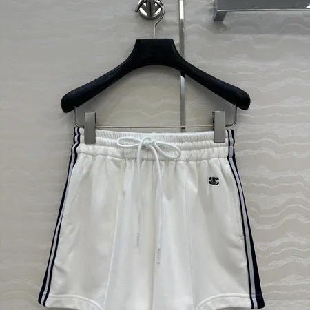 セリーヌ ショートパンツ