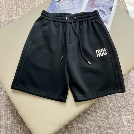 ミュウミュウ ショートパンツ