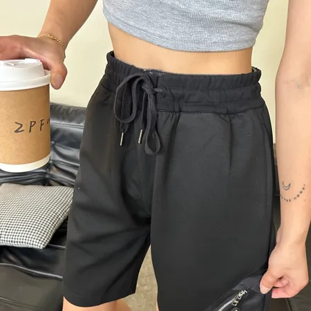 プラダ ショートパンツ