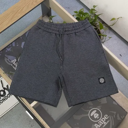 ストーンアイランド ショートパンツ