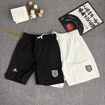 アディダス ショートパンツ