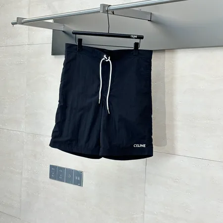 セリーヌ ショートパンツ