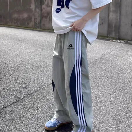 アディダス カジュアルパンツ