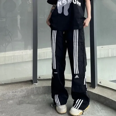 アディダス カジュアルパンツ