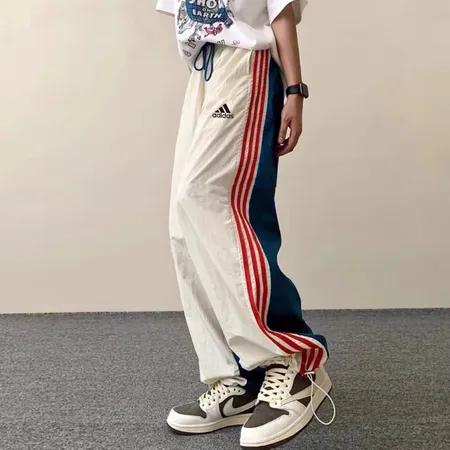 アディダス カジュアルパンツ