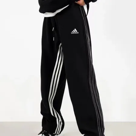 アディダス カジュアルパンツ