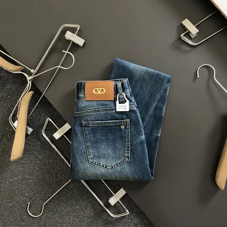 ヴァレンティノ ジーンズ