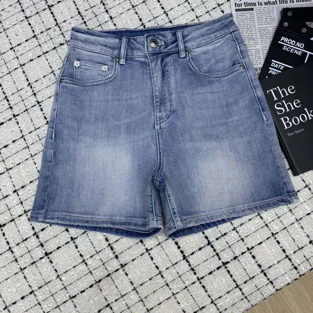 プラダ ショートパンツ