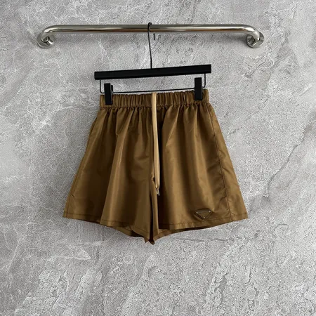 プラダ ショートパンツ