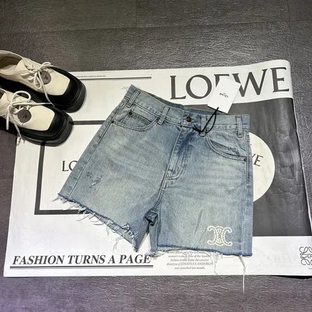 セリーヌ ショートパンツ