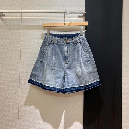 ヴァレンティノ ショートパンツ