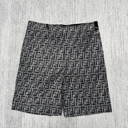 フェンディ ショートパンツ