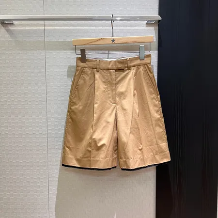 ミュウミュウ ショートパンツ