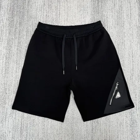 プラダ ショートパンツ