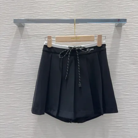 ミュウミュウ ショートパンツ