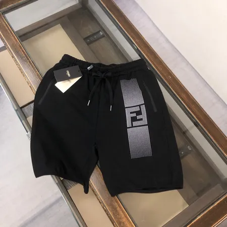 フェンディ ショートパンツ