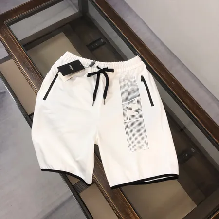 フェンディ ショートパンツ