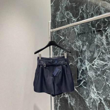 プラダ ショートパンツ