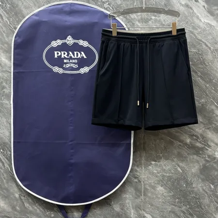 プラダ ショートパンツ