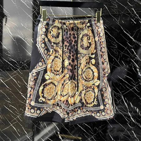 ヴェルサーチ ショートパンツ