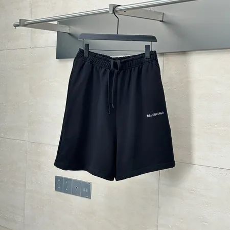 セリーヌ ショートパンツ