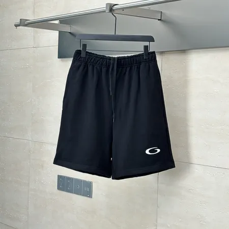 セリーヌ ショートパンツ