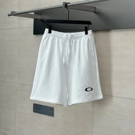 セリーヌ ショートパンツ