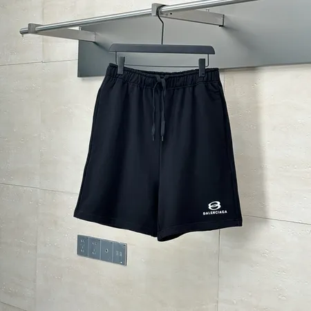 セリーヌ ショートパンツ