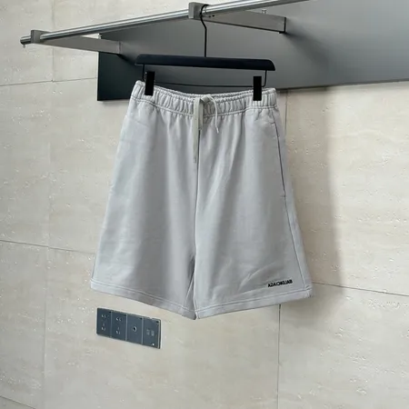 セリーヌ ショートパンツ