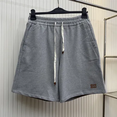 ミュウミュウ ショートパンツ