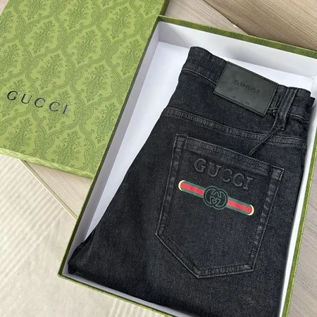グッチ ジーンズ