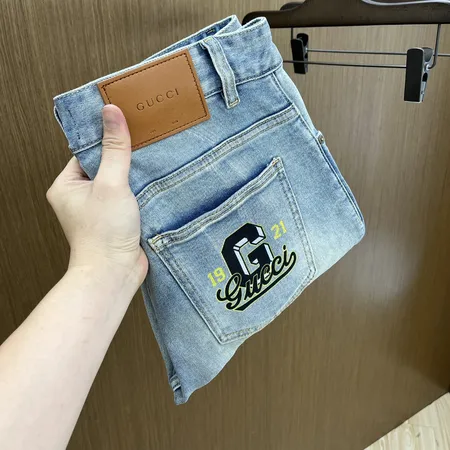 グッチ ジーンズ