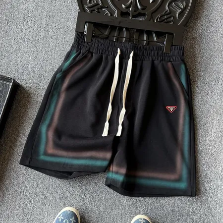 プラダ ショートパンツ