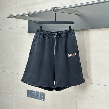 セリーヌ ショートパンツ