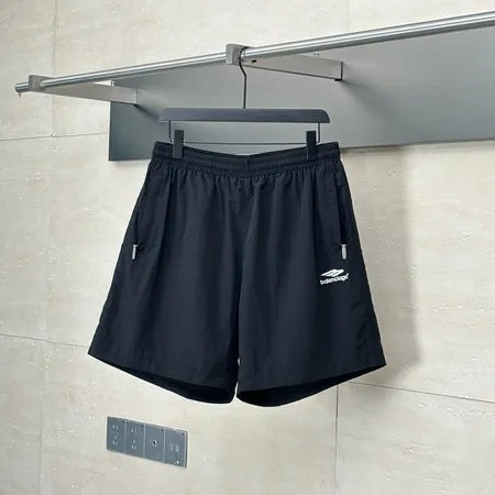 セリーヌ ショートパンツ