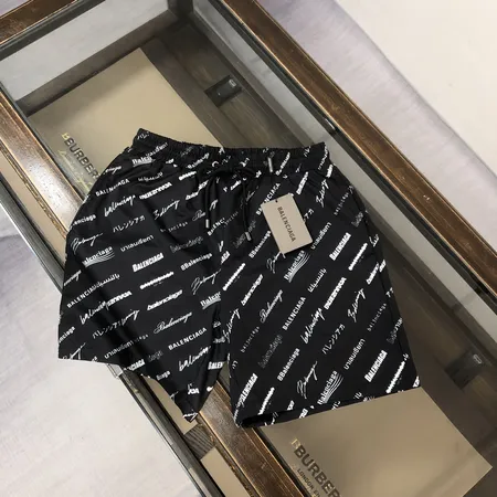 バレンシアガ ショートパンツ