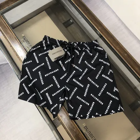 バレンシアガ ショートパンツ