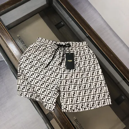 フェンディ ショートパンツ