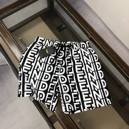 フェンディ ショートパンツ