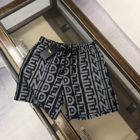 フェンディ ショートパンツ