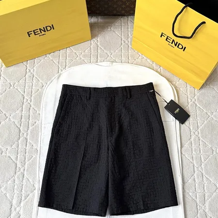 フェンディ ショートパンツ