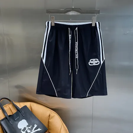 バレンシアガ ショートパンツ