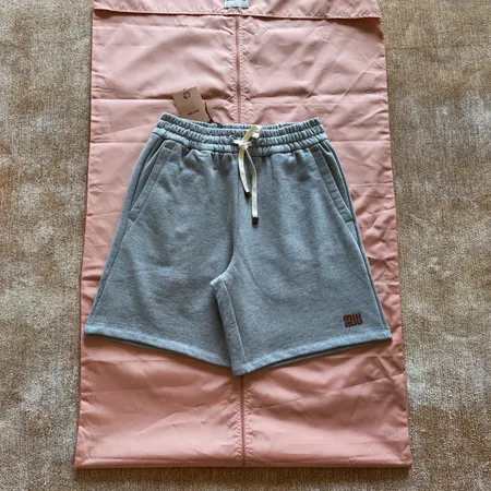 ミュウミュウ ショートパンツ