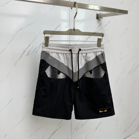 ヴェルサーチ ショートパンツ