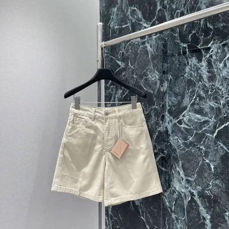 ミュウミュウ ショートパンツ