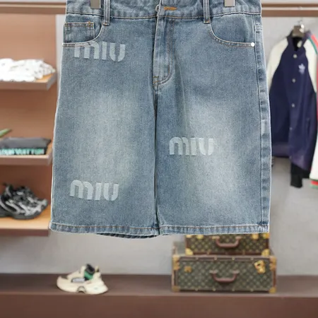 ミュウミュウ ショートパンツ